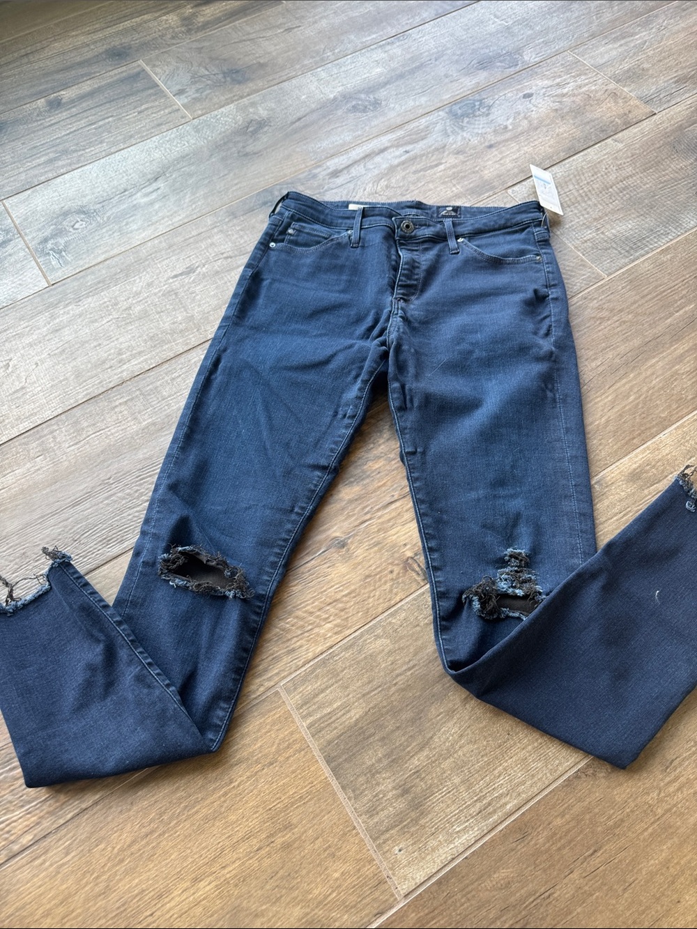 NWT  midi mid rise AG legging Blue Distressed Skinny Jeans